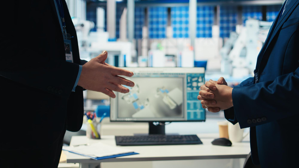 كيف تقلل الأنظمة التشغيلية من الاعتماد على الإجراءات اليدوية؟